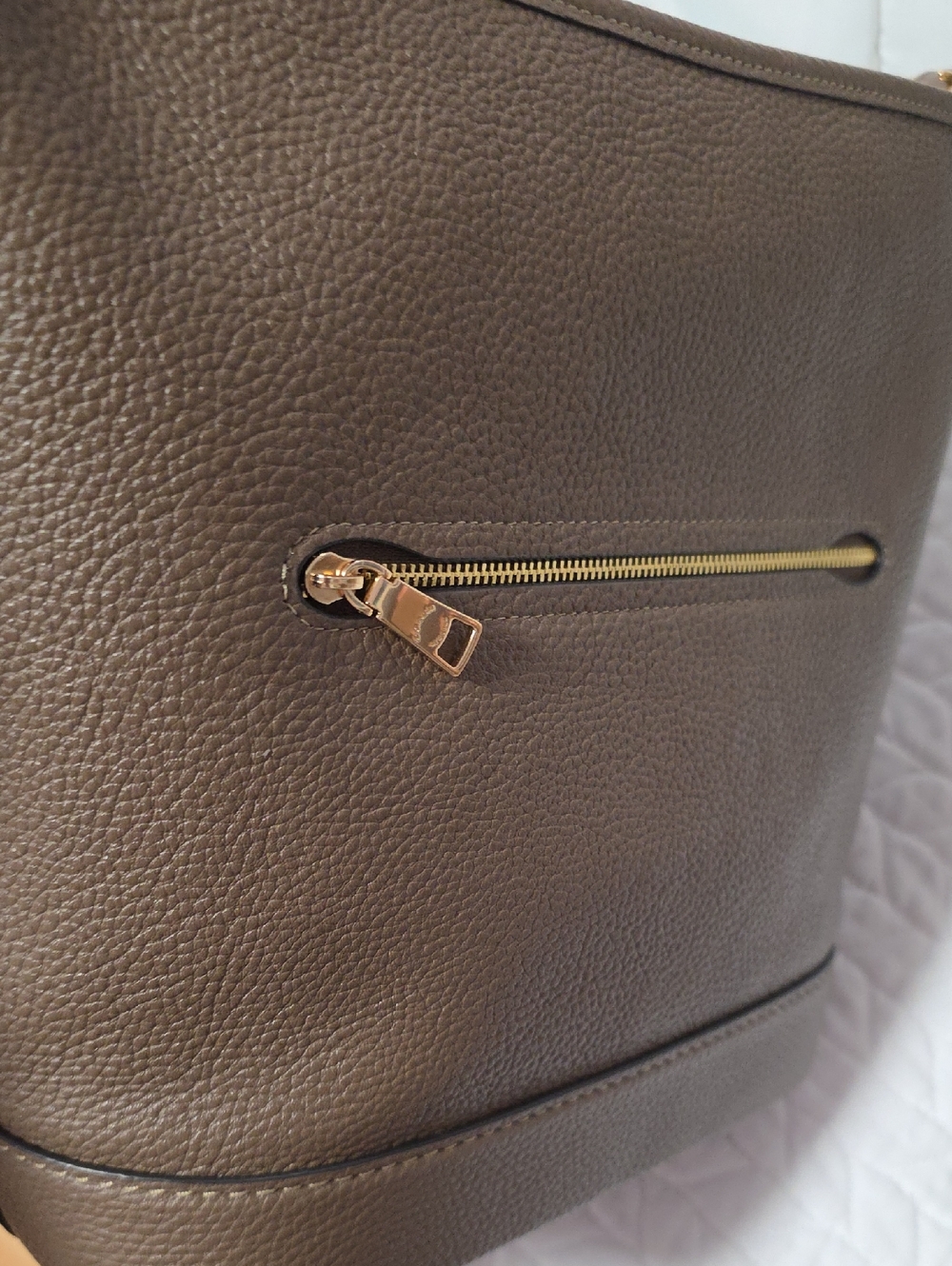Coach Jude duffle Bag in pebble Leather,dark stone color - Picture 6 of 7